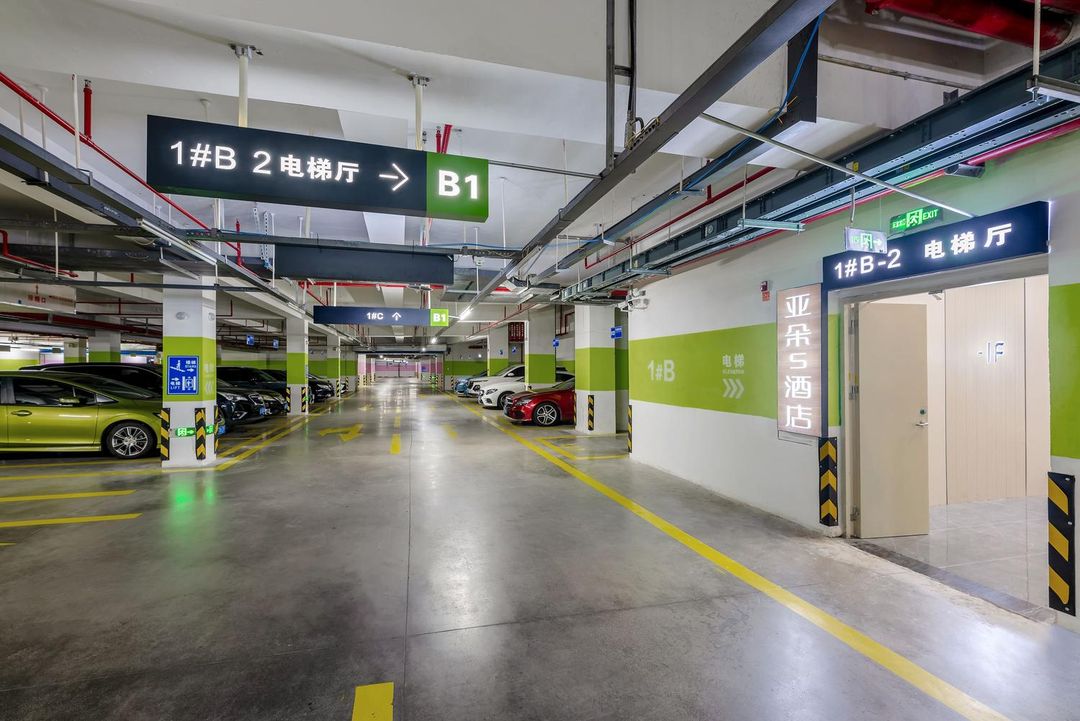厦门两岸金融中心地铁站湖里万达亚朵S酒店