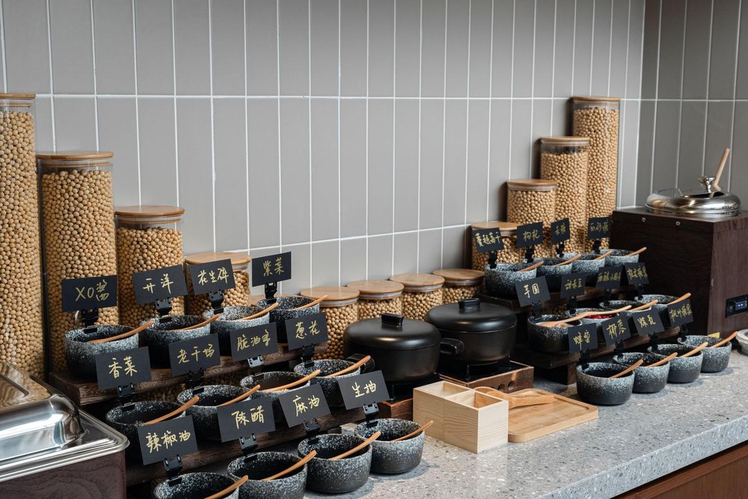 上海人民广场地铁站亚朵酒店