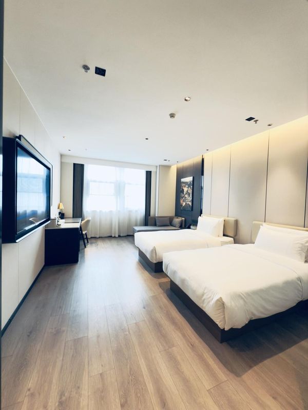 南京江宁湖山路亚朵酒店
