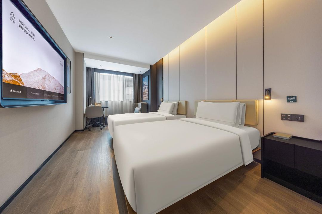 武汉街道口华中师范大学亚朵酒店