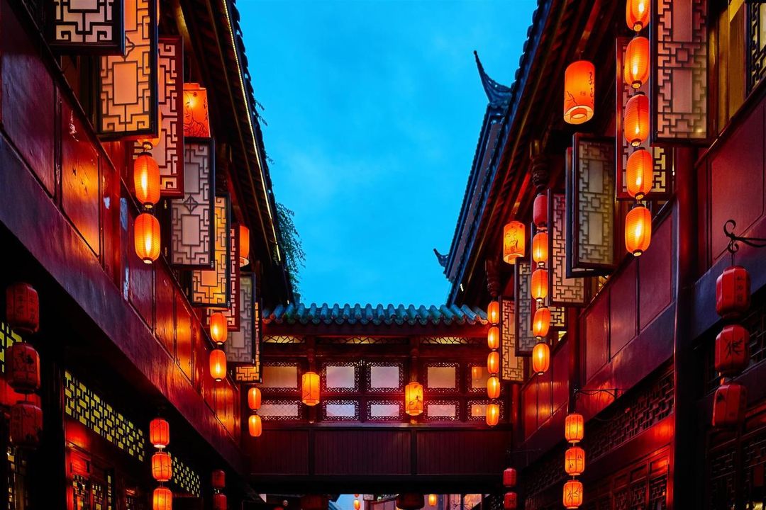 成都华西医院省体育馆地铁站亚朵S酒店