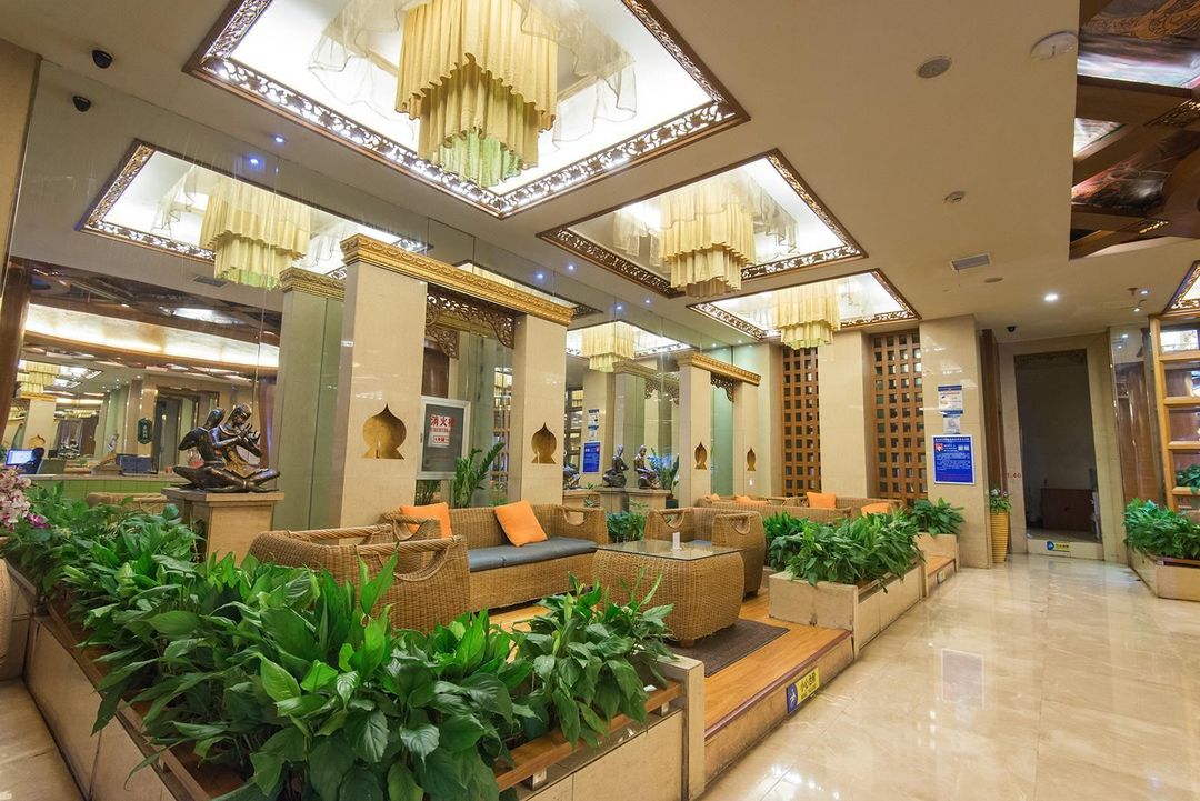 纽宾凯新宜大酒店(武汉黄鹤楼粮道街美食街店)
