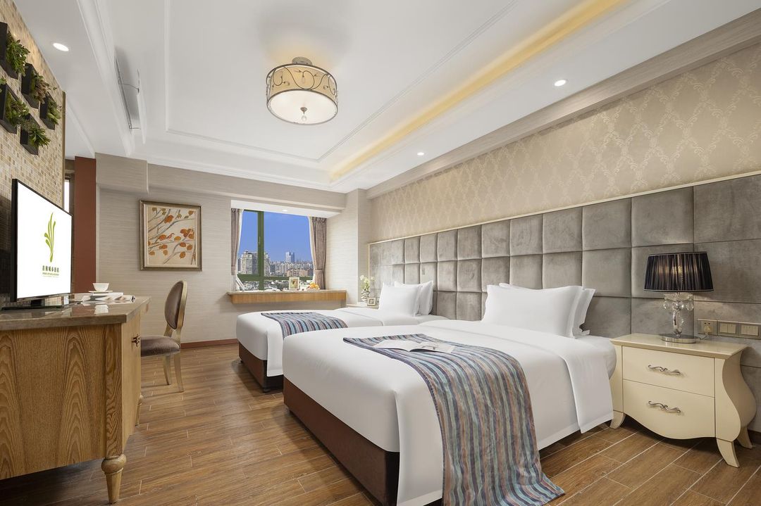 青桐城市酒店(成都宽窄巷子店)