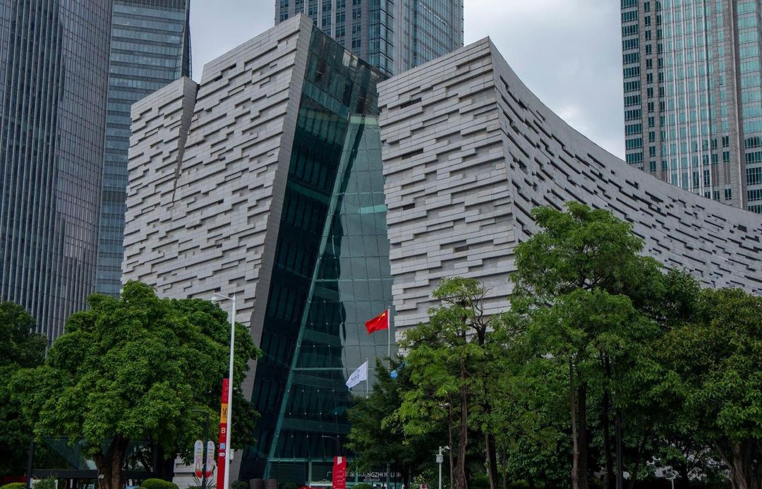 广州珠江新城五羊邨地铁站亚朵酒店