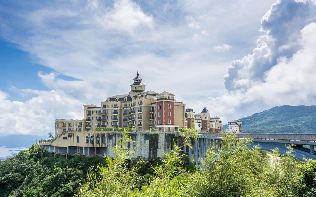 深圳南山科技园澳特科兴亚朵S酒店