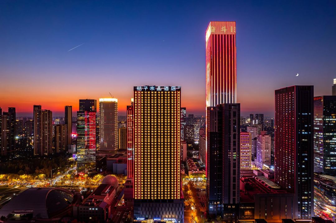 沈阳青年大街金廊广场桔子水晶酒店