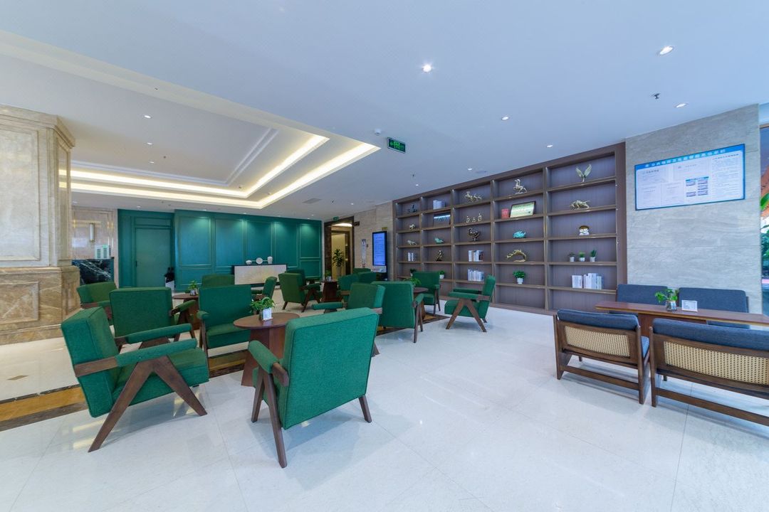 嘉好弗斯达酒店(成都人民北路地铁站店)