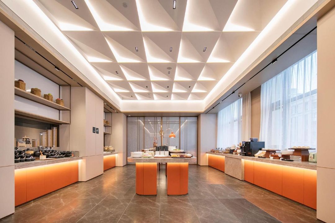 杭州萧山火车南站萧绍路亚朵酒店