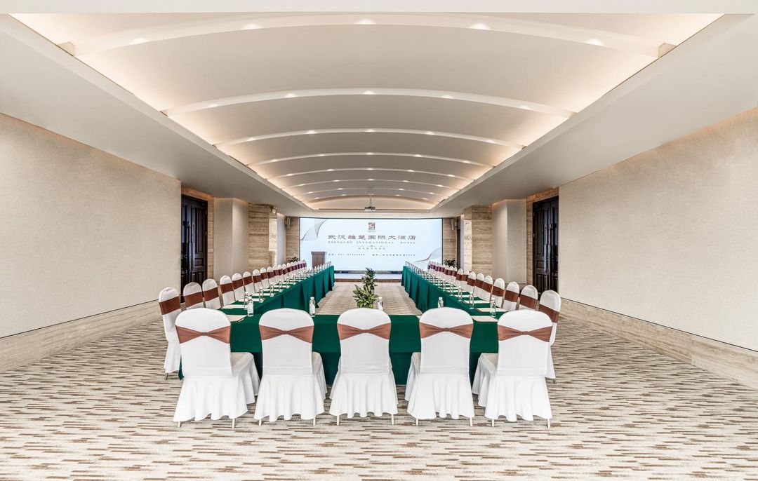 武汉雄楚国际大酒店(华中师范大学店)