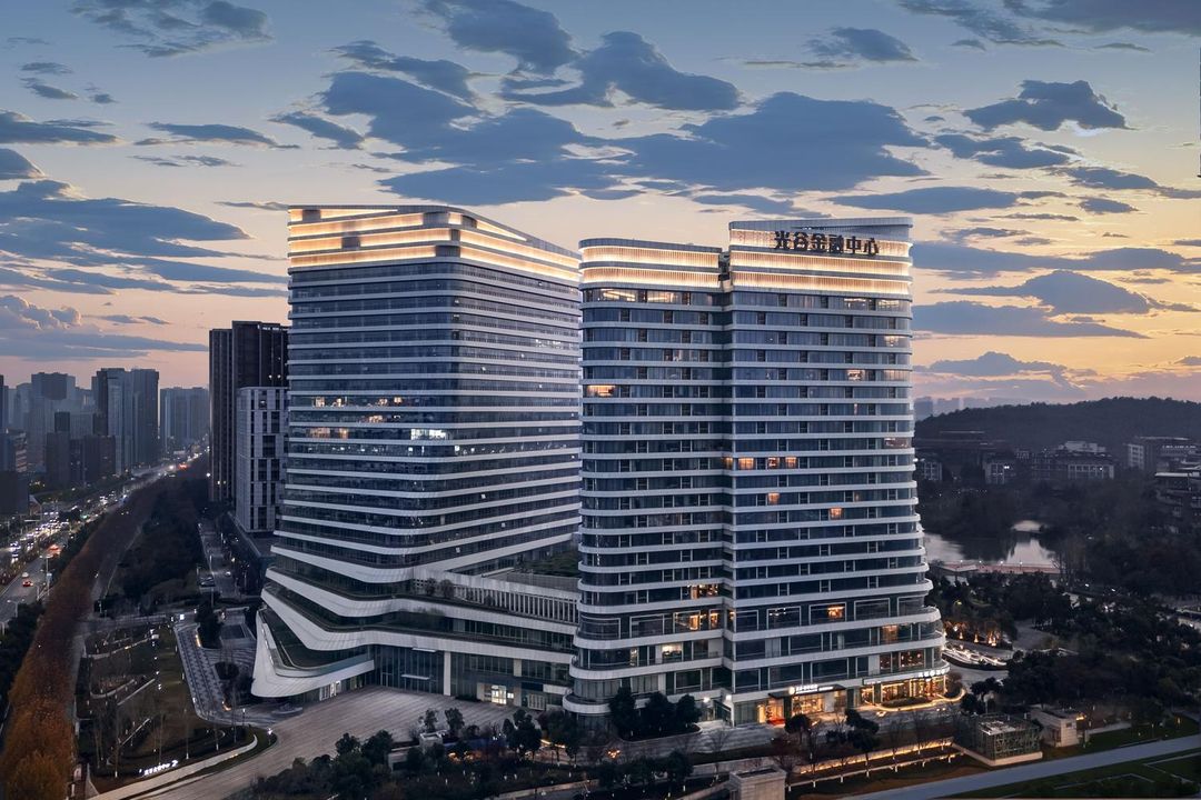 建国铂萃武汉光谷科技会展中心酒店