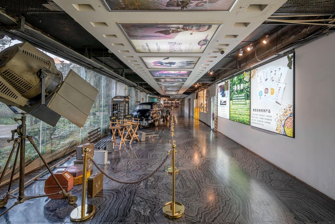 君亭酒店(成都杜甫草堂西南财大地铁站店)