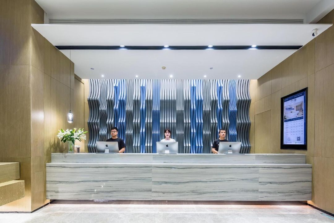 青岛福州路樱花小镇亚朵酒店