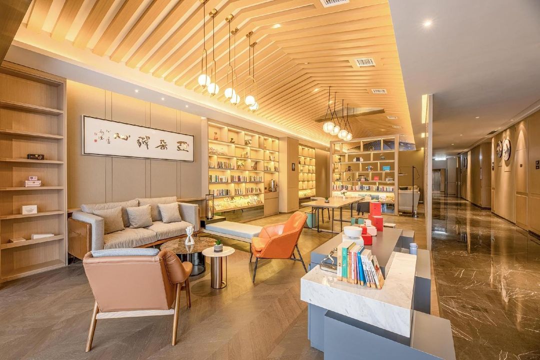 西安西京医院康复路地铁站亚朵酒店