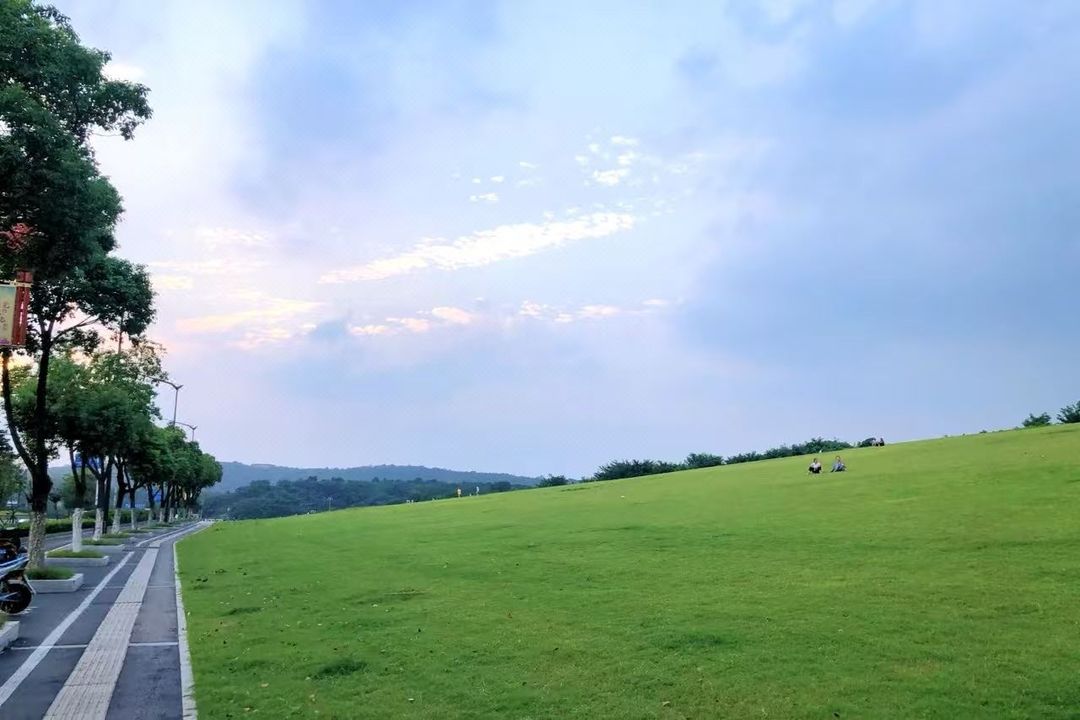 南京北站生物医药谷亚朵酒店