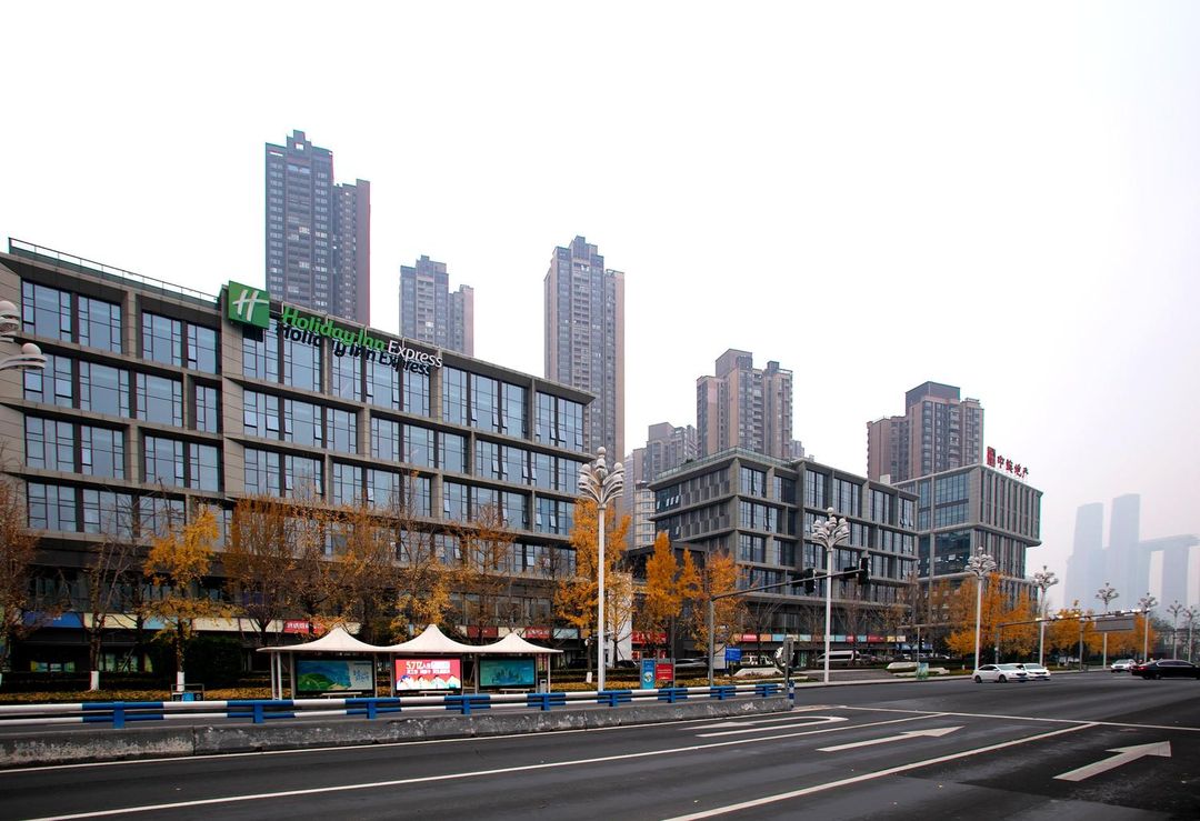 重庆南滨路智选假日酒店(长嘉汇弹子石老街店)
