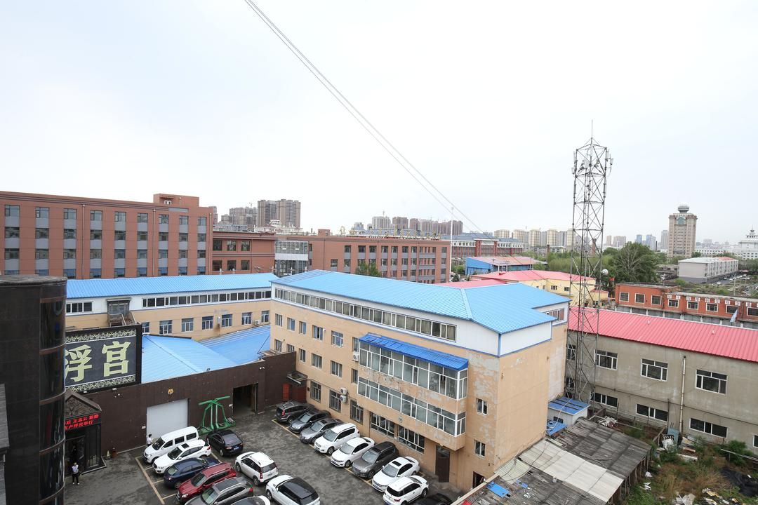 哈尔滨卓琳酒店(哈尔滨金融学院气象台地铁站店)