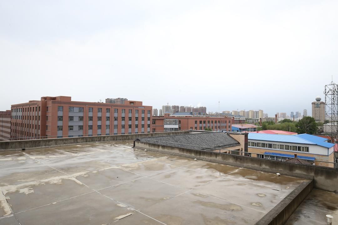 哈尔滨卓琳酒店(哈尔滨金融学院气象台地铁站店)