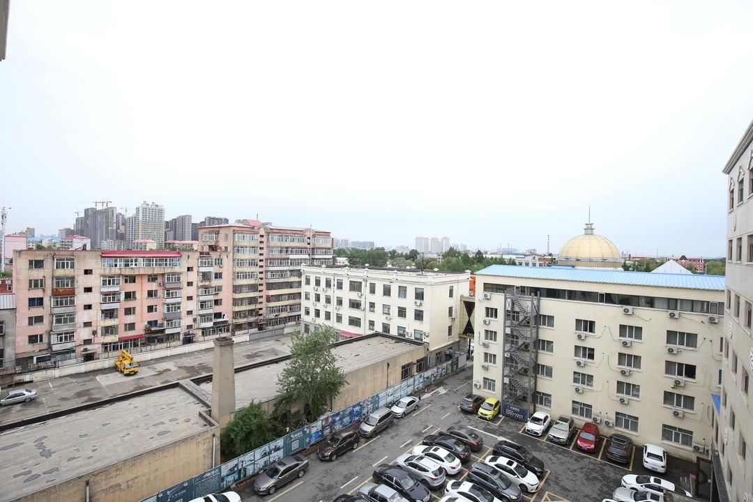 哈尔滨卓琳酒店(哈尔滨金融学院气象台地铁站店)