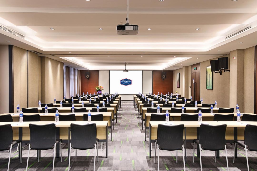 上海虹桥国家会展中心希尔顿欢朋酒店