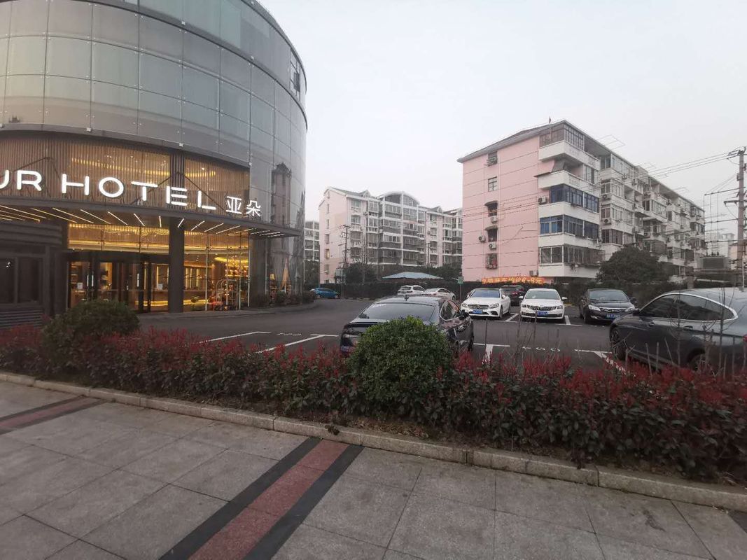上海安亭地铁站新源路亚朵酒店