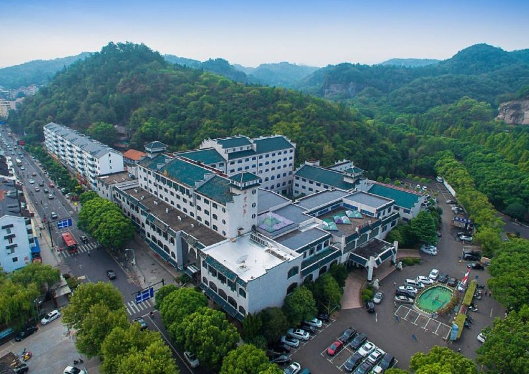 新昌白云山庄(大佛寺店)