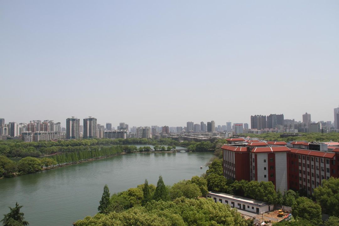 一号楼观景套（湖畔美居+观景阳台+落地窗+小冰箱）