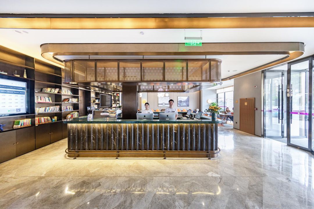 成都高新西区电子科技大学亚朵轻居酒店