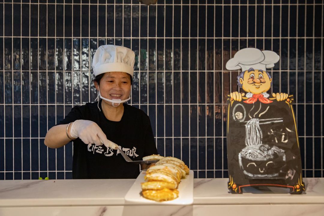 成都高新西区电子科技大学亚朵轻居酒店