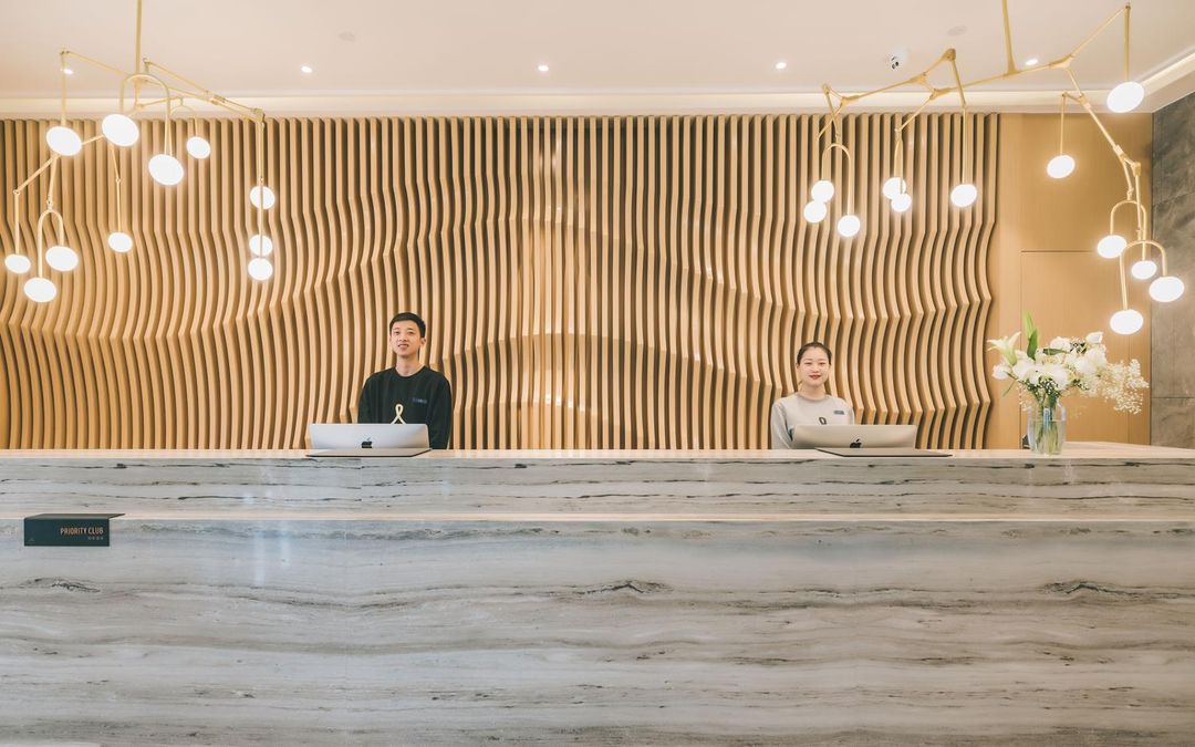 飞大酒店(贵阳白云北高铁站中国航发黎阳店)