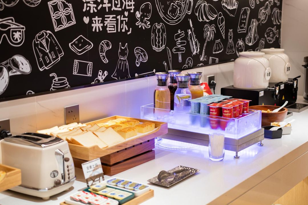 嘉虹酒店(上海国际旅游度假区川沙地铁站店)