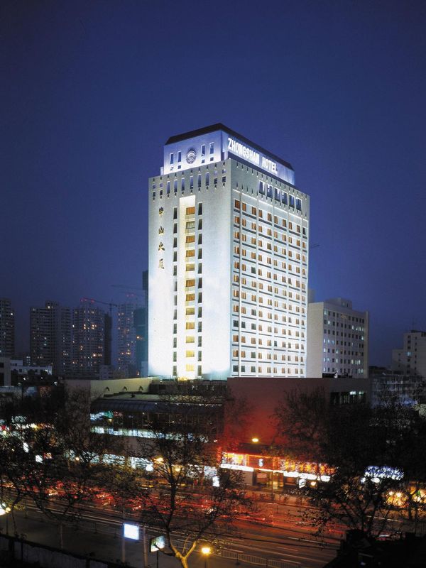 南京中山大厦(新街口德基广场店)
