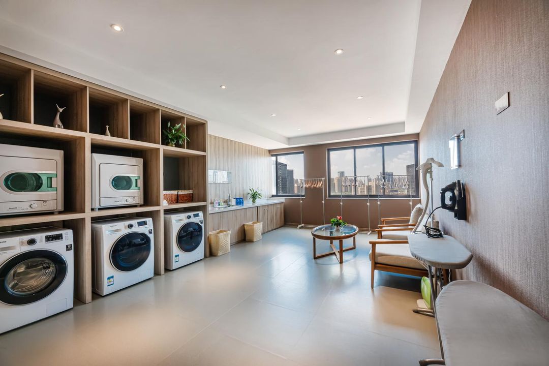 苏州吴江新都汇亚朵酒店