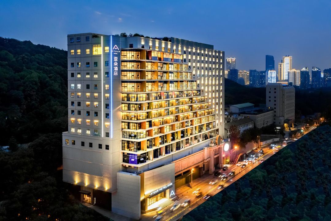 武汉大学八一路亚朵酒店