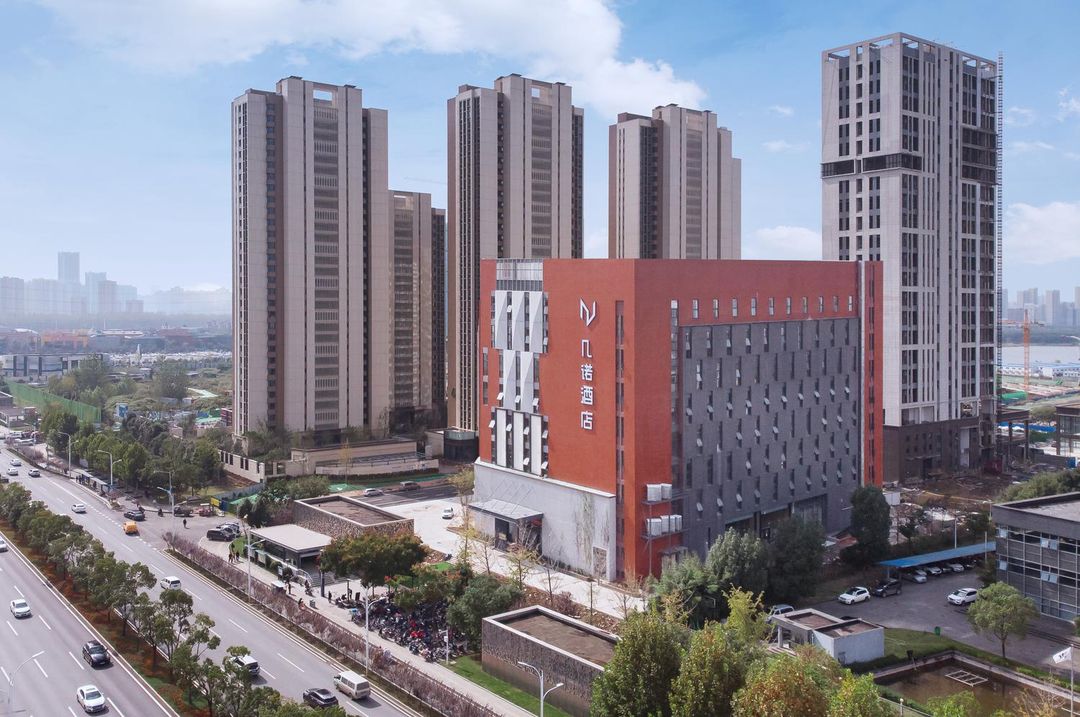 几诺酒店(武汉极地海洋世界宏图大道地铁站店)