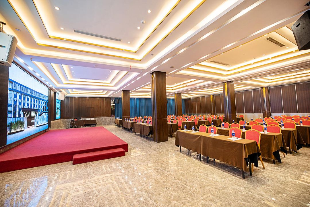 柏维酒店(郑州曼哈顿广场燕庄地铁站店)