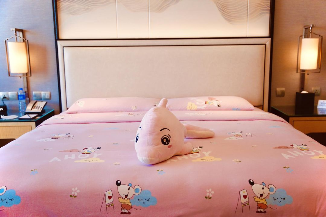 缤纷童趣主题亲子房