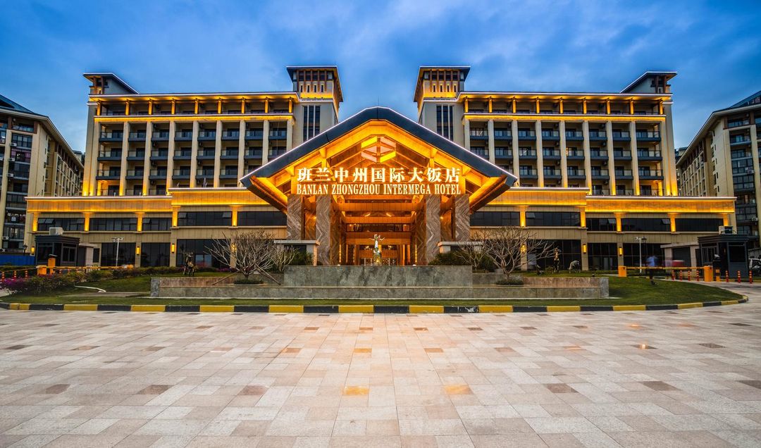三亚班兰中州国际大饭店(三亚湾凤凰机场店)