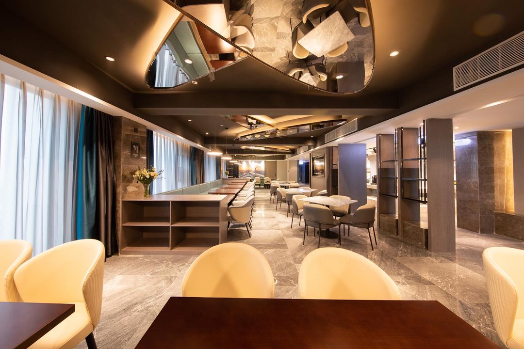 武汉青年汇金融港亚朵酒店