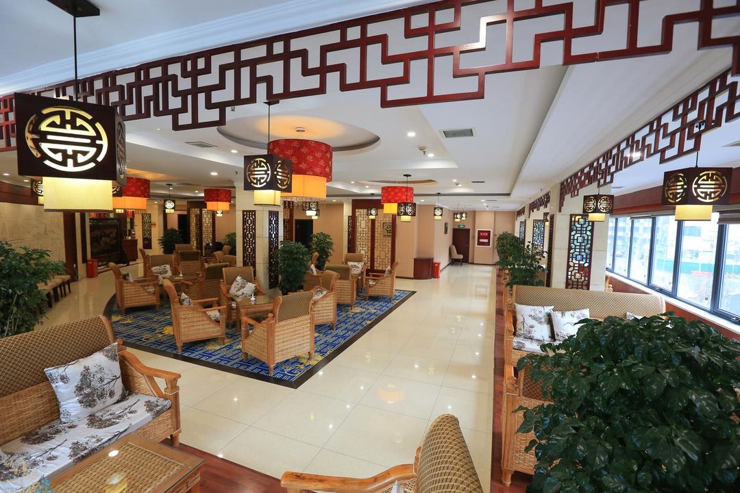 成都明珠国际酒店(金牛万达梁家巷地铁站店)