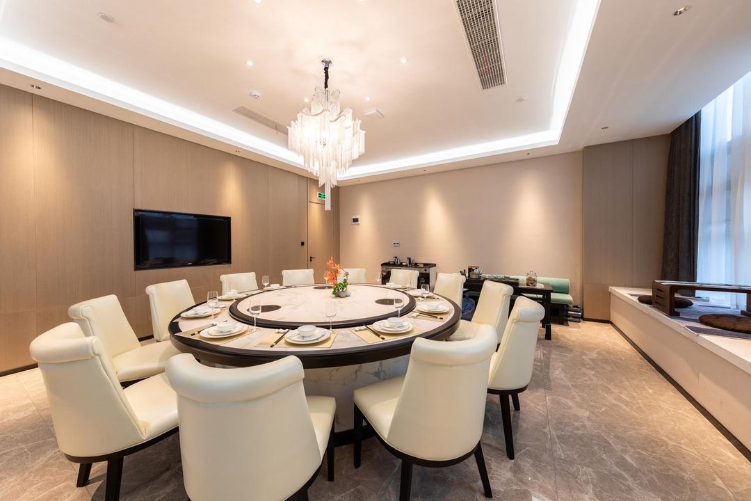 武汉金银湖欧亚会展中心亚朵酒店
